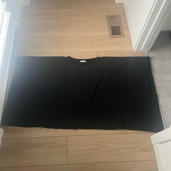 DINO Batwing Cozy Yoga Top in Charcoal - Picture 2 of 4